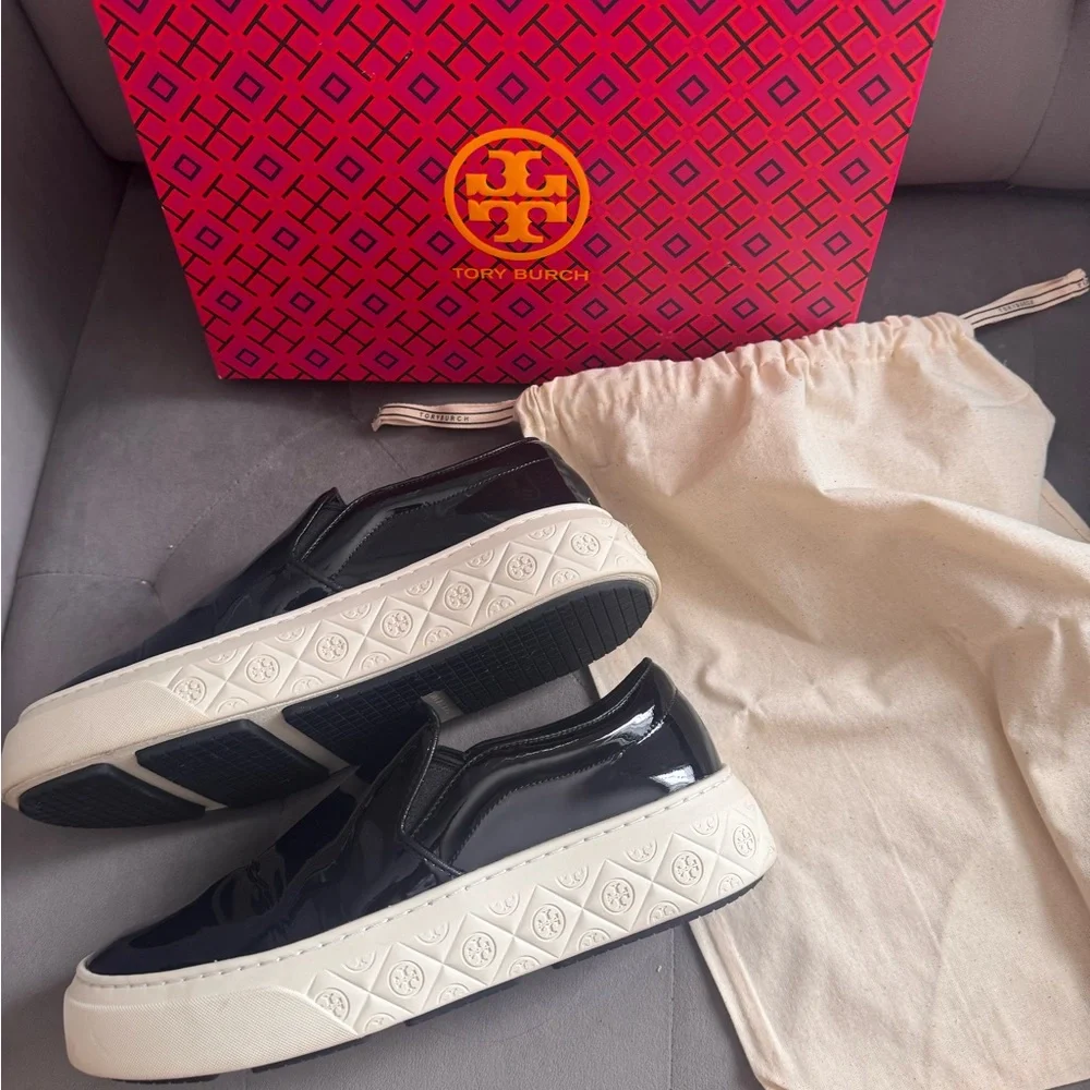 Tory Burch Lady Bug Black patent leather Slip-On size 7 with shoe bag and box